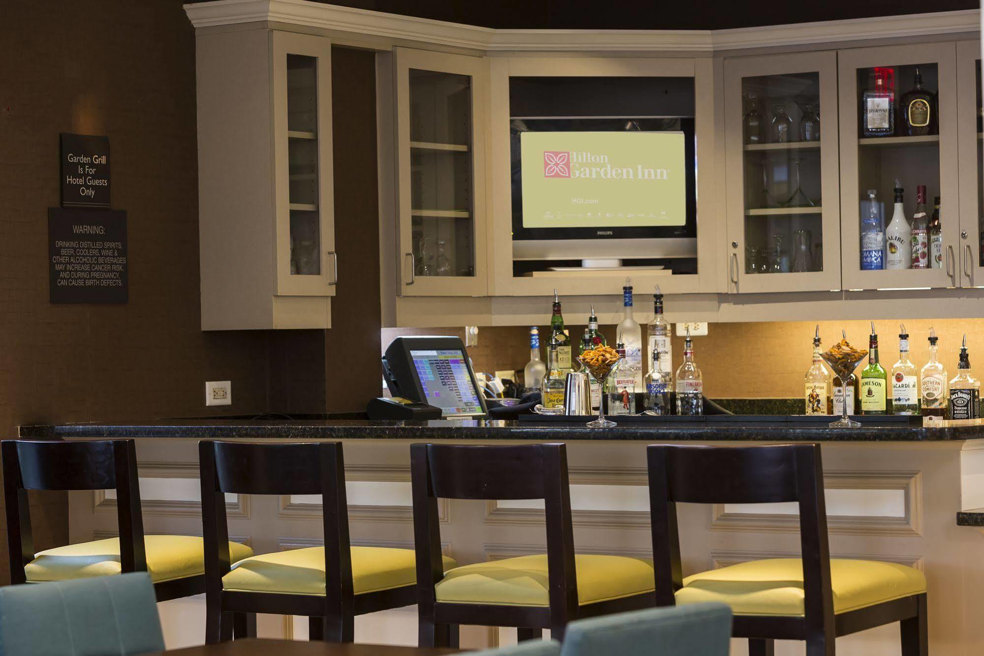 Hilton Garden Inn Plymouth Extérieur photo